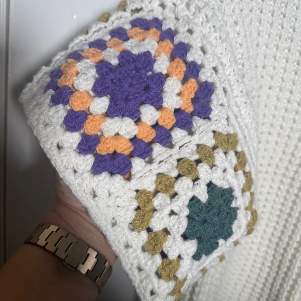 Universal Threads Ivory Crocheted S/S Sweater Colorblock Granny Square Sleeves L - Image 3