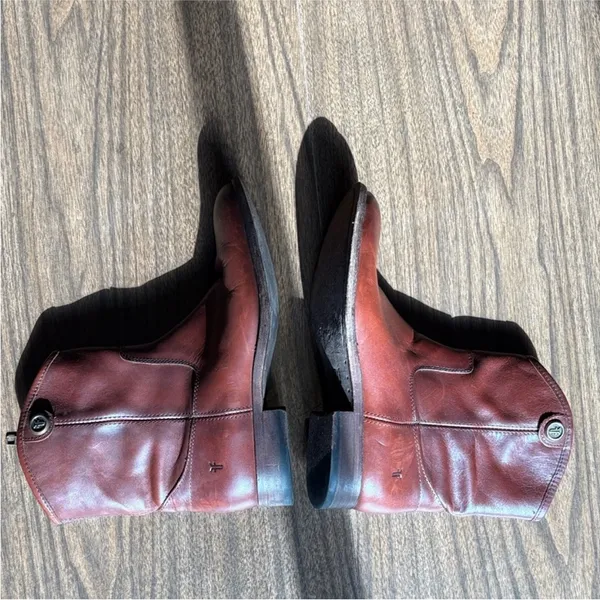 FRYE 7.5 Melissa Button Short Leather Boots - Image 2