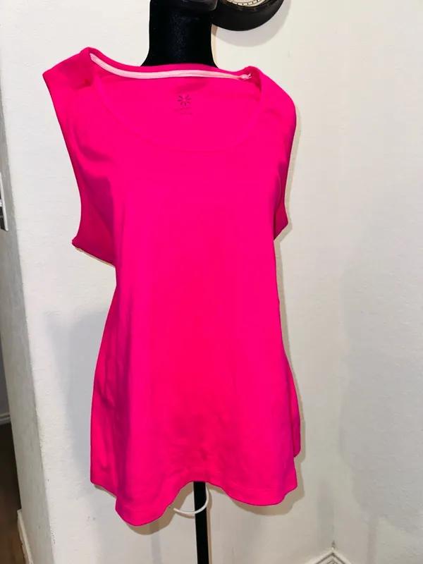 Isaac Mizrahi Neon Pink Sleeveless Tank Top - Image 2