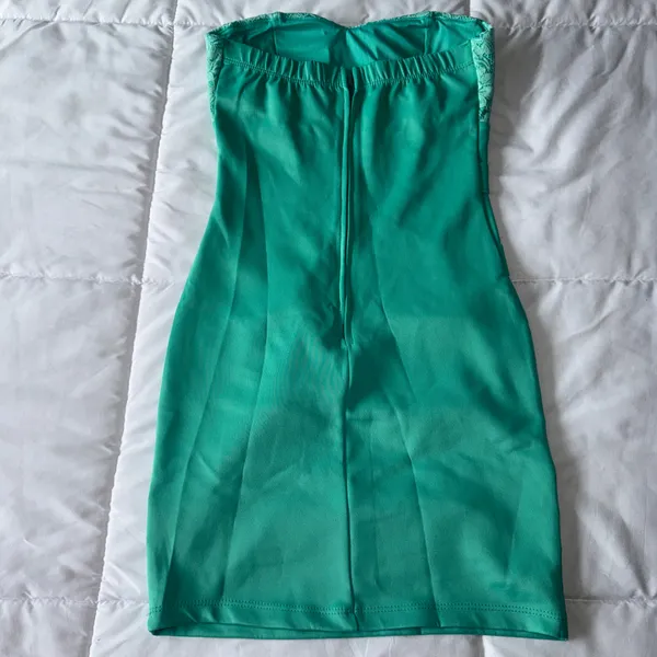 🔥 Emerald Lace Strapless Bodycon Mini Dress w/ Built-In Padded Bra – Sculpted & Snatched Small 💚✨ - Image 5