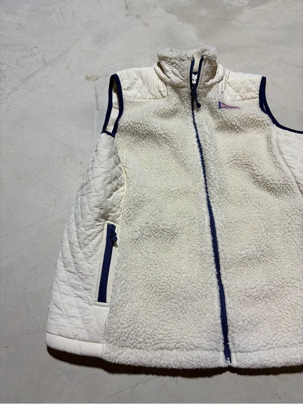Vineyard vines Cream Sherpa Fleece Vest with Navy Trim medium - Image 2