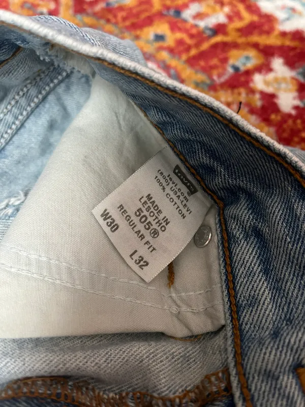 Urban Outfitters Renewal Levi Jeans - Image 4