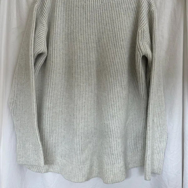 Calvin Klein sweater - Image 3