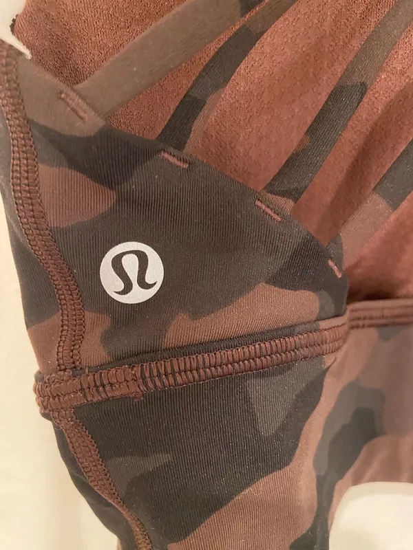 Lululemon camo bra - Image 3