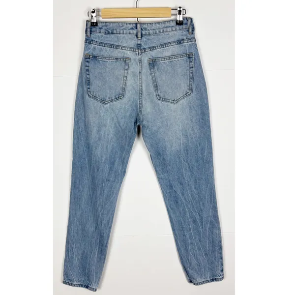 edikted pocketless mom jeans Distressed Button Fly Size Medium - Image 4