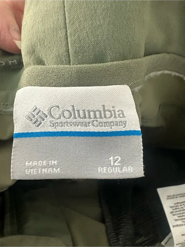 Columbia Women’s Green Pants Size 12 EUC - Image 9