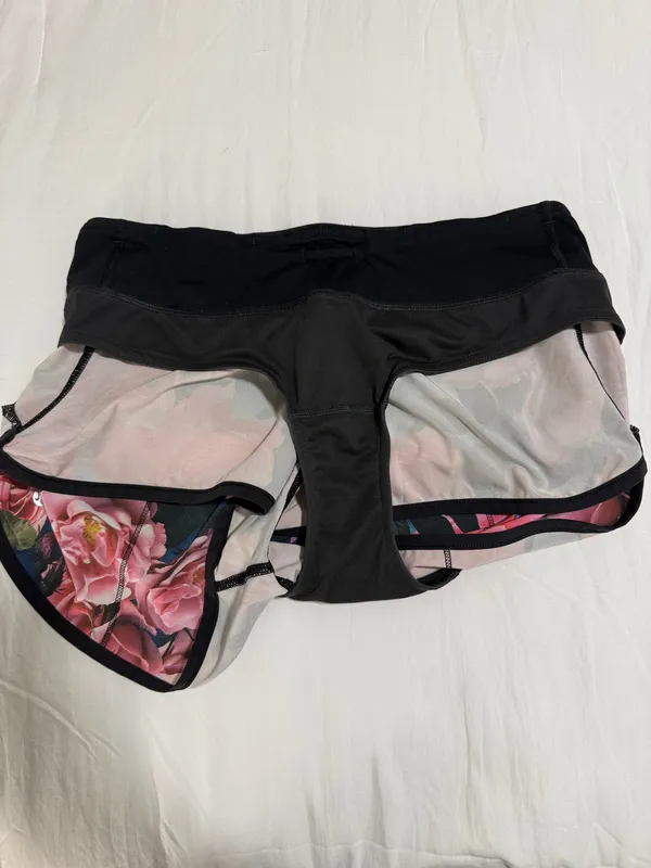 Lululemon Speed Shorts 2.5" - Image 5