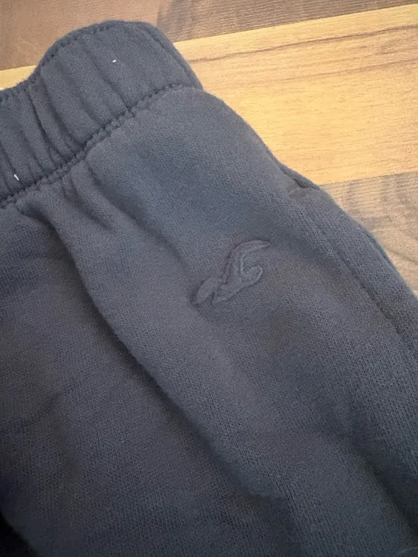 Hollister sweatpants gray size xs long length - Image 3