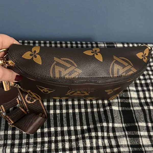 Brown and Tan Patterned Bag with 3 ways to wear and removable straps lie new - Image 5