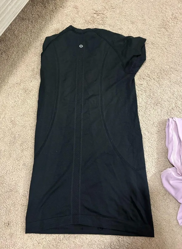 Lululemon Black Swiftly Short Sleeve - Image 2