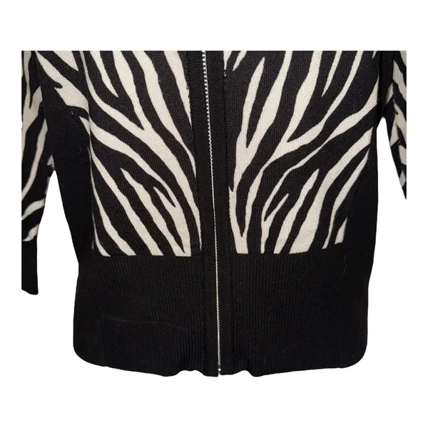 WHITE HOUSE BLACK‎ MARKET Zebra Print Zip Front Cardigan 3//4" Sleeve Sweater XS - Image 4