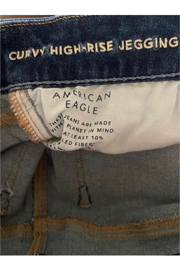 American Eagle Curvy High-Rise Jeans - Image 7