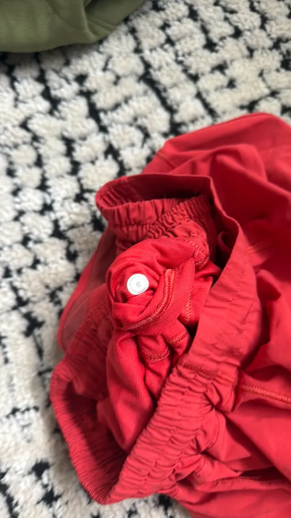 Lululemon Shorts 2.5" - Image 5