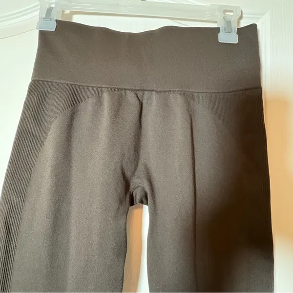 Set Active leggings. Size Large. Black. Excellent condition. - Image 2