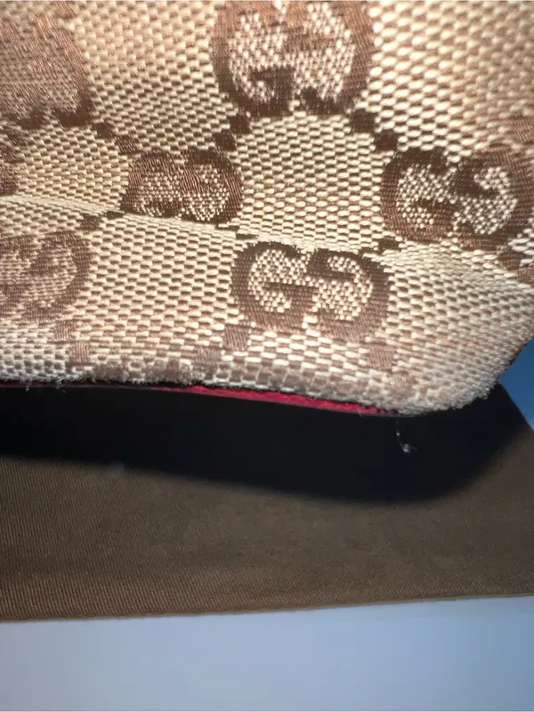 VTG Gucci Beige GG Supreme Canvas Shoulder Bag with Burgundy/Dark Red Accents - Image 15