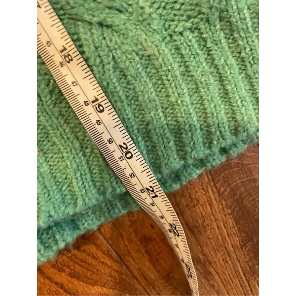 American Eagle cableknit green cropped hooded sweater - Image 4