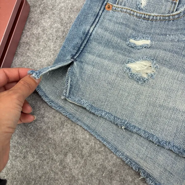Abercrombie & Fitch boyfriend Jean Shorts size 26 100% cotton - Image 3