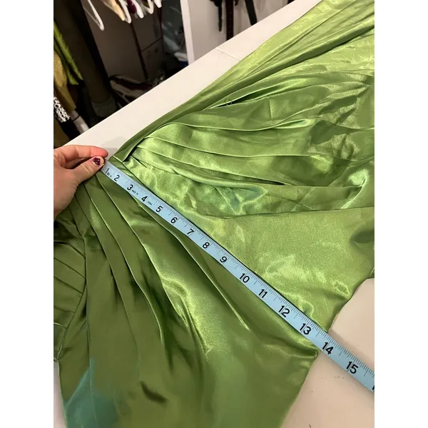 Off Shoulder Green Formal Glam Gala Prom Special Event Dress Size 4 NEW - Image 12