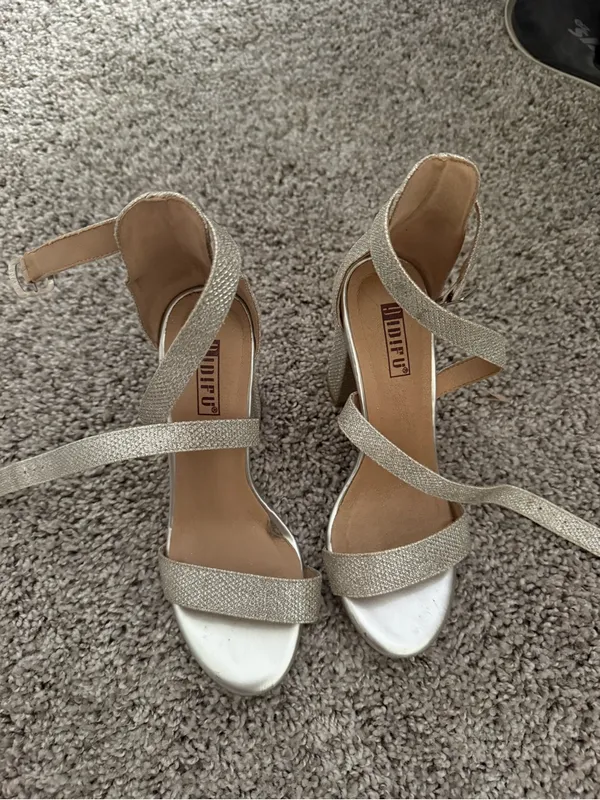 Silver heels Size 5.5 - Image 2