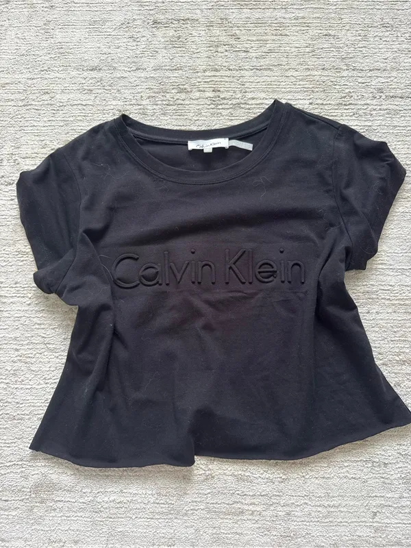 Calvin Klein Black Cropped Tee Short Sleeve (Size Small) - Image 3