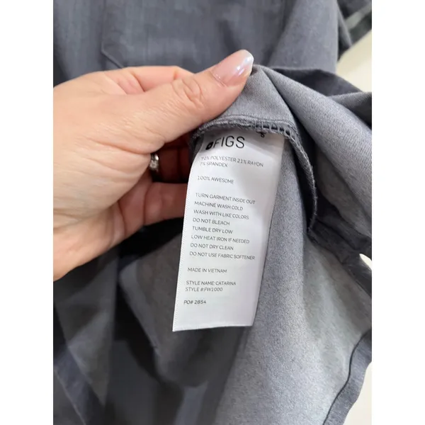 FIGS Catarina Scrub Top‎ Gray Medical Uniform Pocket Size L - Image 5