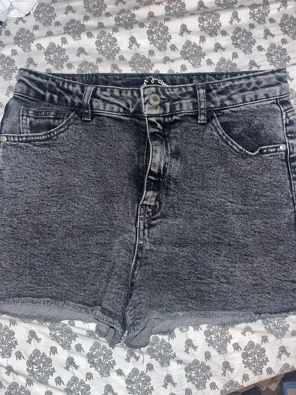 Art Class Black Denim Shorts - Image 3