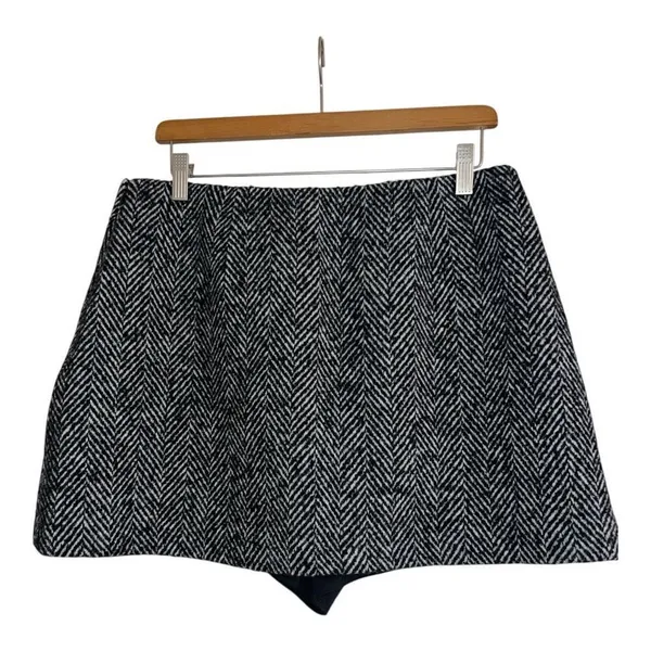 ✨Abercrombie & Fitch Scarlett Mini Sz Large Short✨ - Image 4