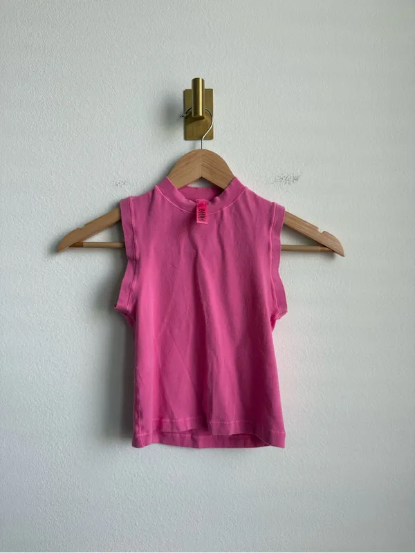 SKIMS Bright Pink Mock Neck Sleeveless Cropped Top XS - Image 3