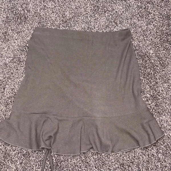 Boutique Illa Green Mini Skirt With Ties Size S - Image 3
