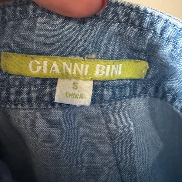 Gianni Bini Chambray Button Front Mini Skirt Size Small - Image 2