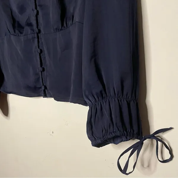 American Eagle Blue Satin V Neck 3/4 Sleeve Button Boho Renaissance Crop Top XS - Image 3