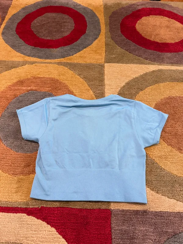 Offline by Aerie Sidewalk Seamless Crop Top Light Blue Workout Shirt Size Small - Image 3