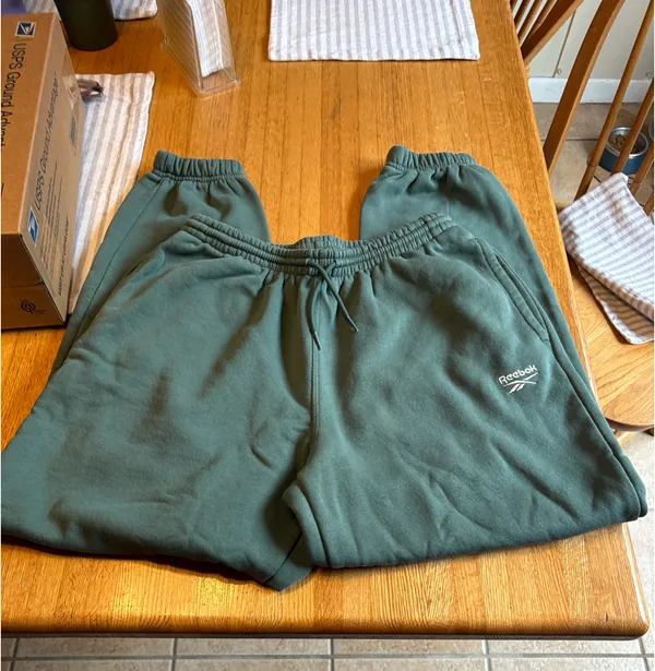 Reebok Olive Joggers - Image 5