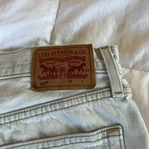 Levi's 501 cut off denim shorts with floral embroidery. Size 34 (?) - Image 4