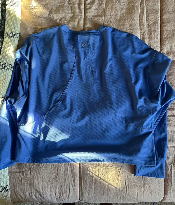 Cropped Long Sleeve - Image 2