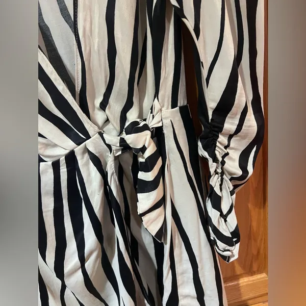 ZARA Zebra Print Satin Wrap Mini Dress w/‎ Tie Ruched Cuffs Black & Ecru Medium - Image 9