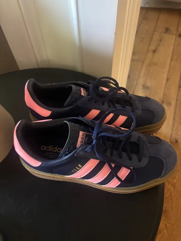 Adidas shoes  - Image 3