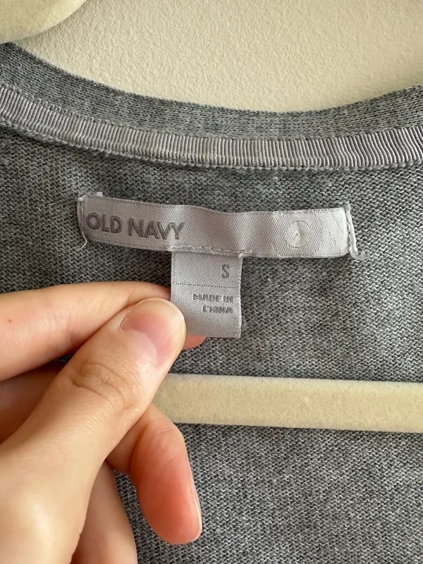 Old Navy Women’s Grey Lightweight Knit Button Down Cardigan, Size Small - Image 11