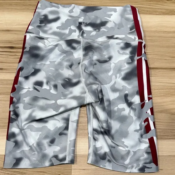 WITH Wear It To Heart Camo Bike Shorts Women’s Medium - Image 2