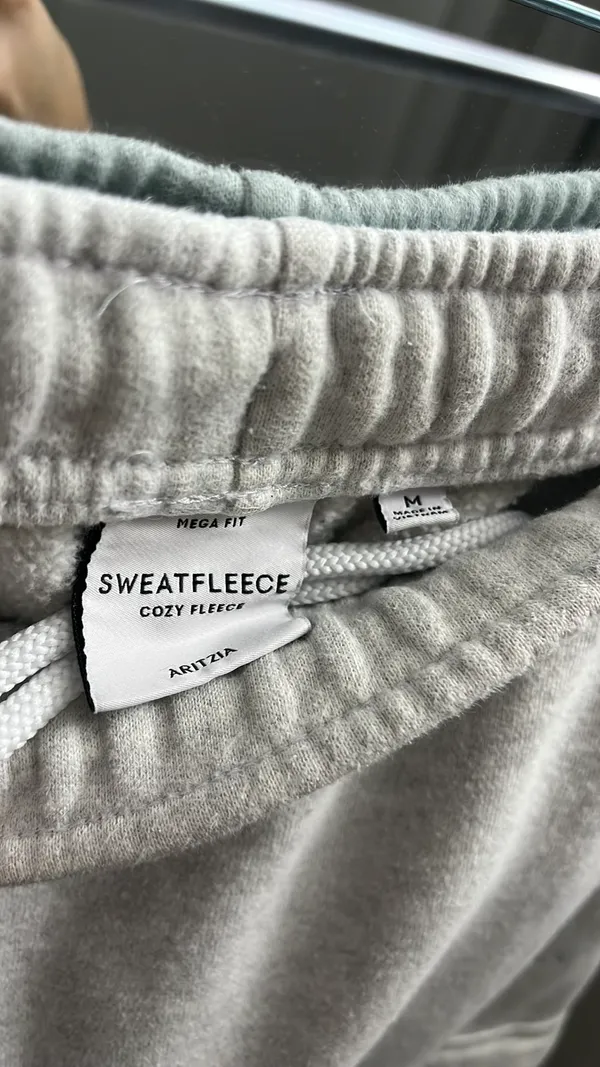 Aritzia Cargo Sweatpants Mega - Image 2