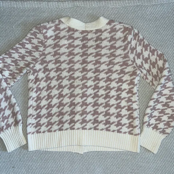Women’s Boutique Pink Cream Houndstooth Long Sleeve Knit Sweater Sz Sm - Image 2
