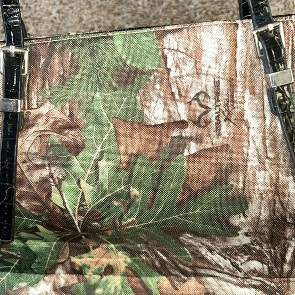 Realtree® Camo Print Purse, Camouflage Large Women’s Tote Handbag - Image 3