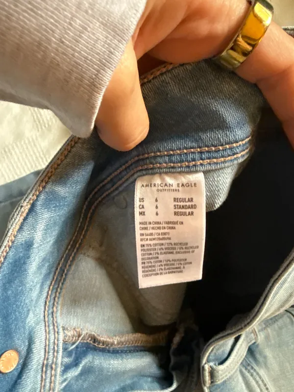 American Eagle Jeans - Image 3