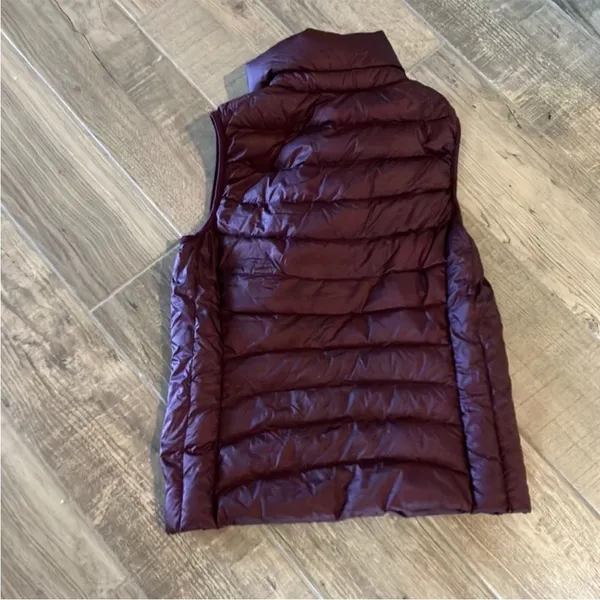 UniQlo Burgundy‎ Vest Size Small - Image 5