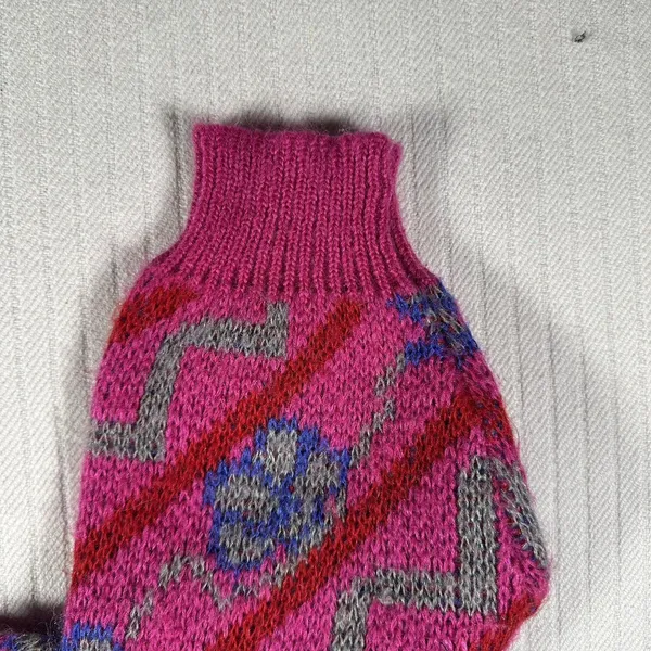TOGETHER Women’s Small Vintage Style Pink Geometric Knit Sweater - Image 7