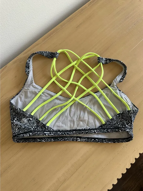 Lululemon Free to Be Bra Wild *Light Support, A/B Cup - Speckle Trail Black Multi / Highlight Yellow 6 - Image 2