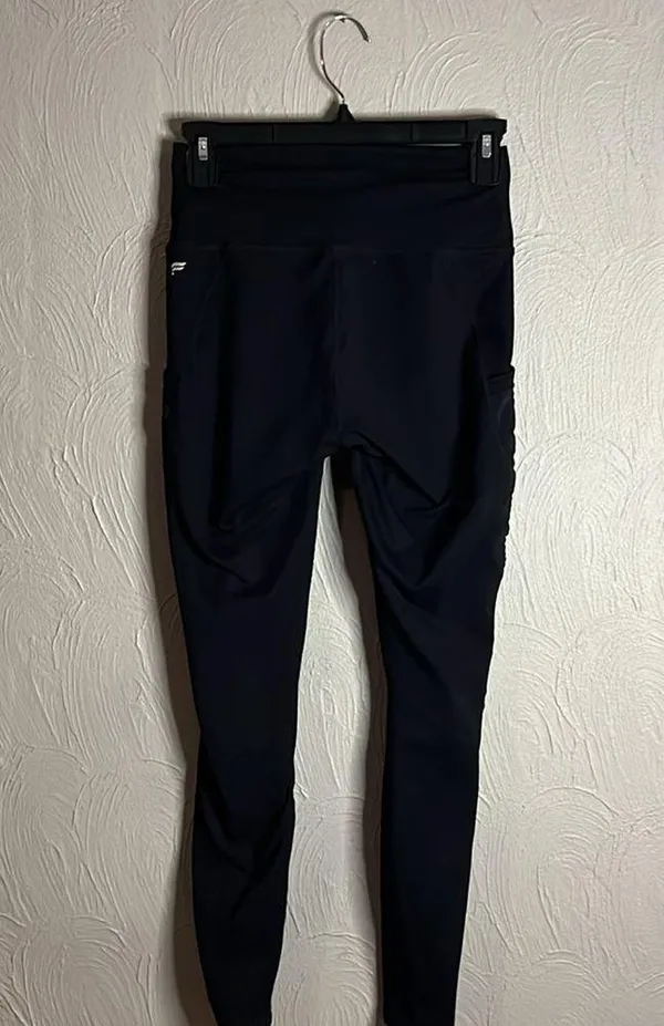 Fabletics Powerhold black leggings with mesh pockets unsized waist 12”, ~ small - Image 4