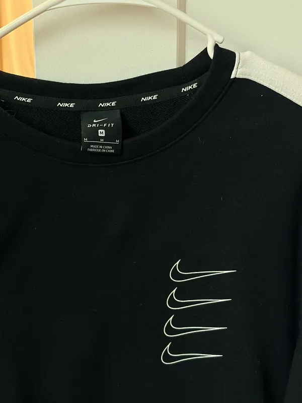 Nike Men's Black and White Crewneck Sweatshirt - Image 2