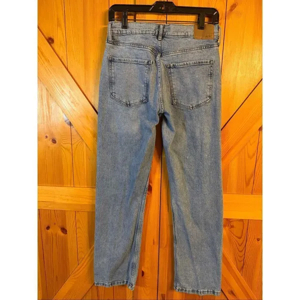 Aeropostale Women’s '90s Baggy Jean size 4 Medium Wash Distressed Stretch (7066) - Image 4