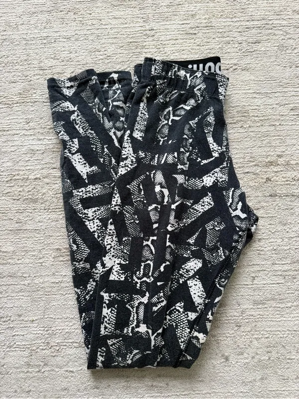Nike Black & White Printed High-Rise Leggings (Size XS) - Image 3